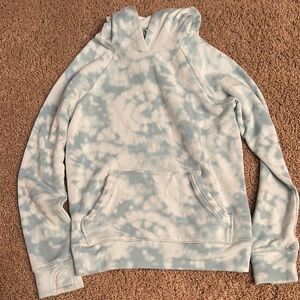 Athleta Girls Blue and White Tie-Dye Sweatshirt with Hood M8/10